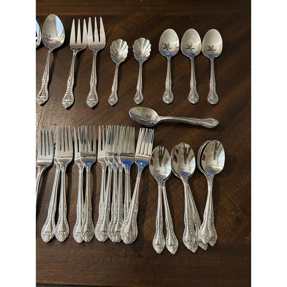 51-Piece International Silver Queens Fancy Stainless Flatware Set - Picture 5 of 11